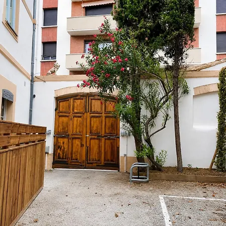 Apartman Elegant Avec Balcon - Hypercentre